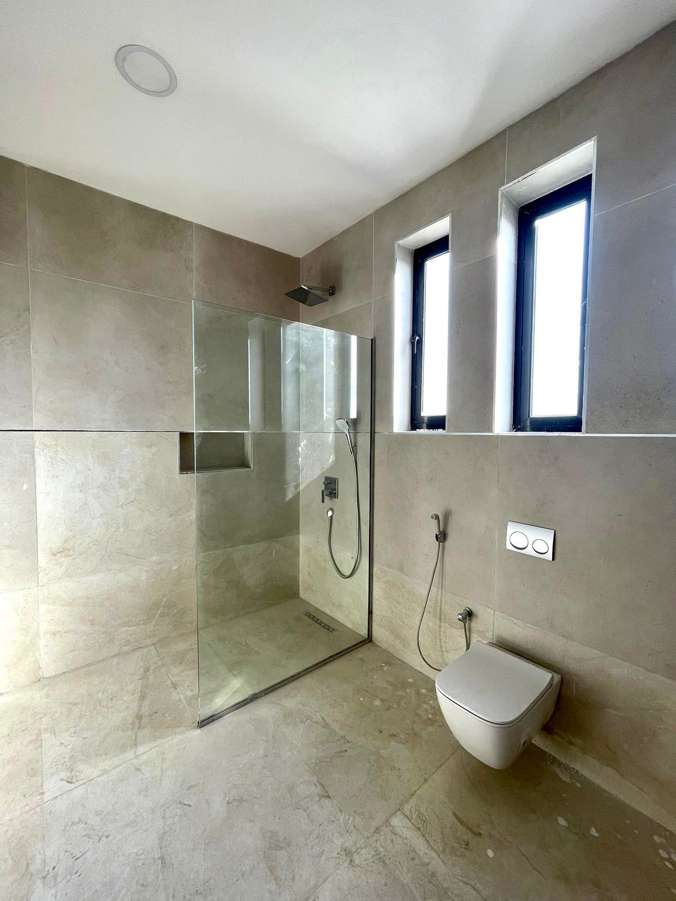 5BEDROOM SEMI DETACHED DUPLEX FOR SALE image 5