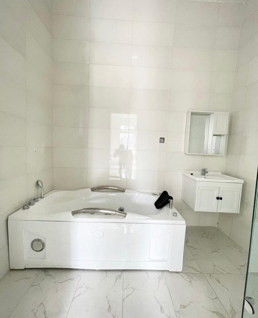 4BEDROOM SEMI DETACHED DUPLEX FOR SALE image 10