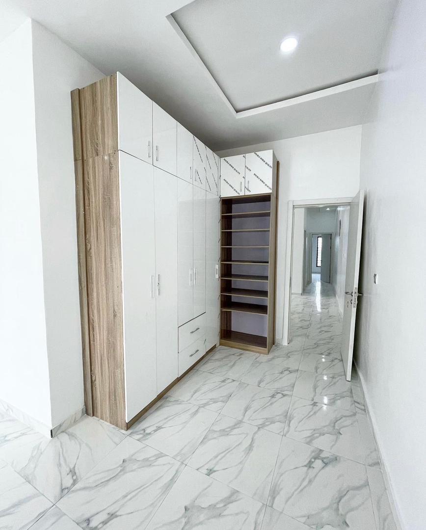 4BEDROOM SEMI DETACHED DUPLEX FOR SALE image 4