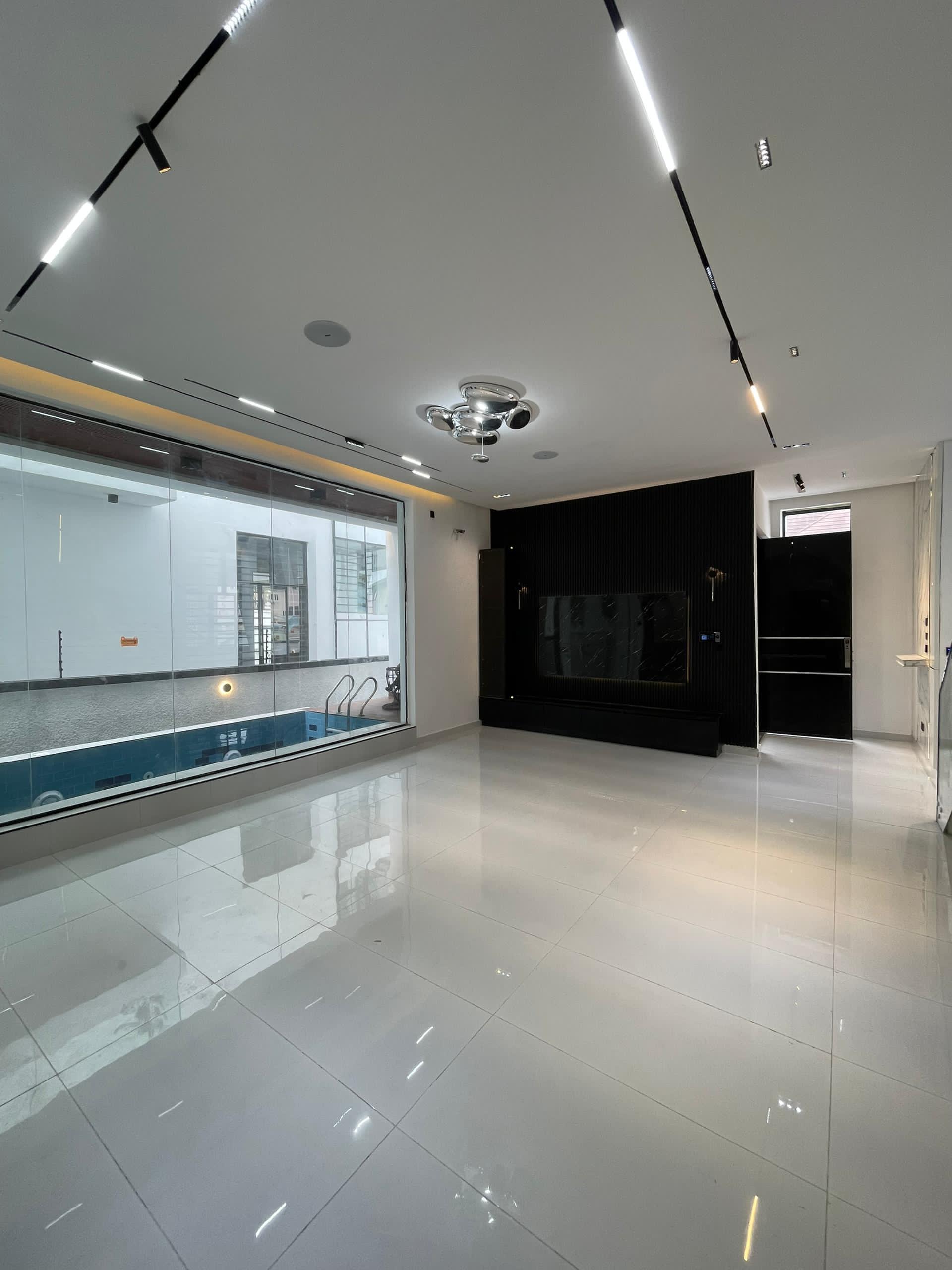 NICELY BUILT 2 BEDROOM APARTMENT IN A NICE LOCATION image 3