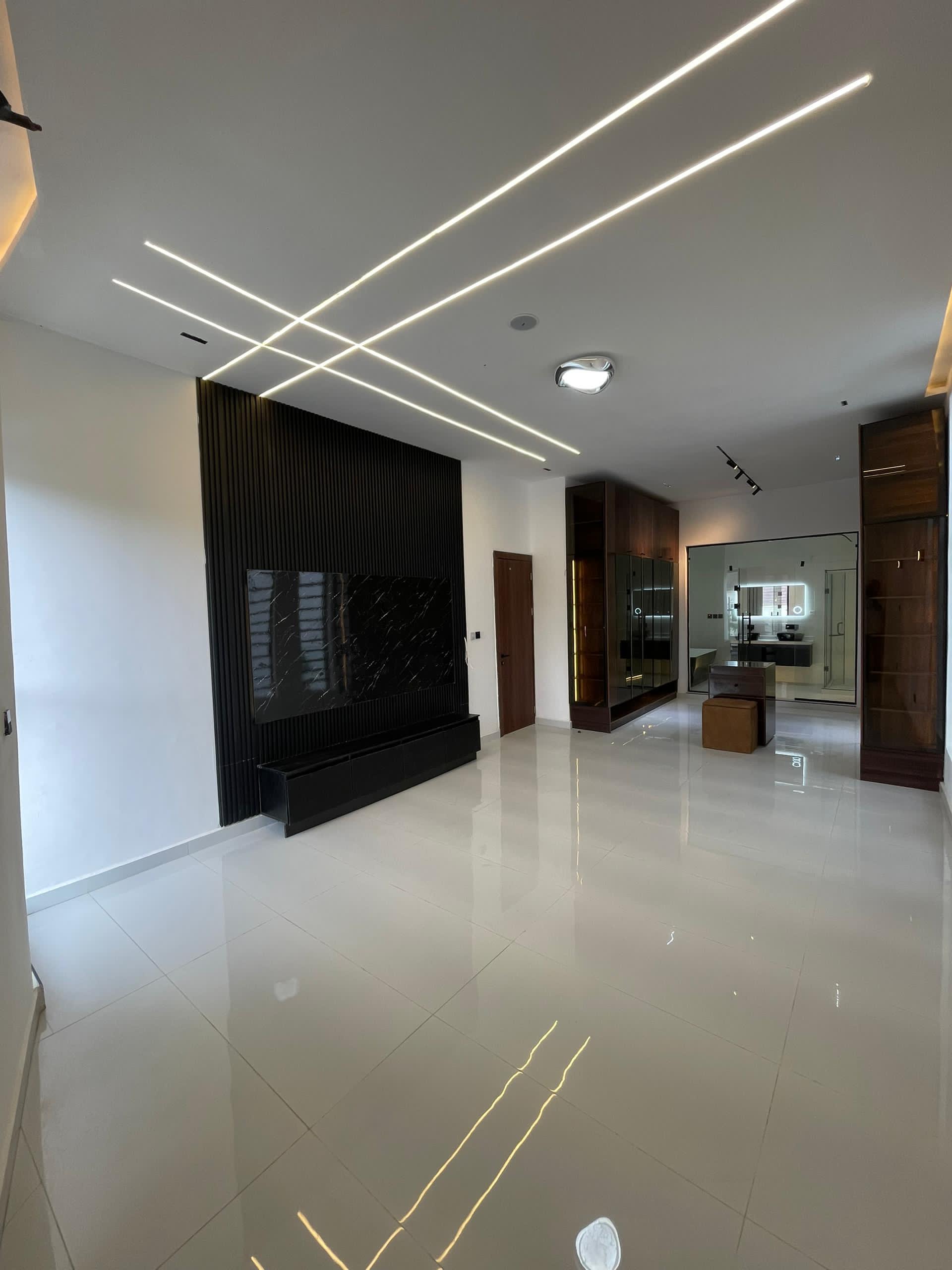 NICELY BUILT 2 BEDROOM APARTMENT IN A NICE LOCATION image 6