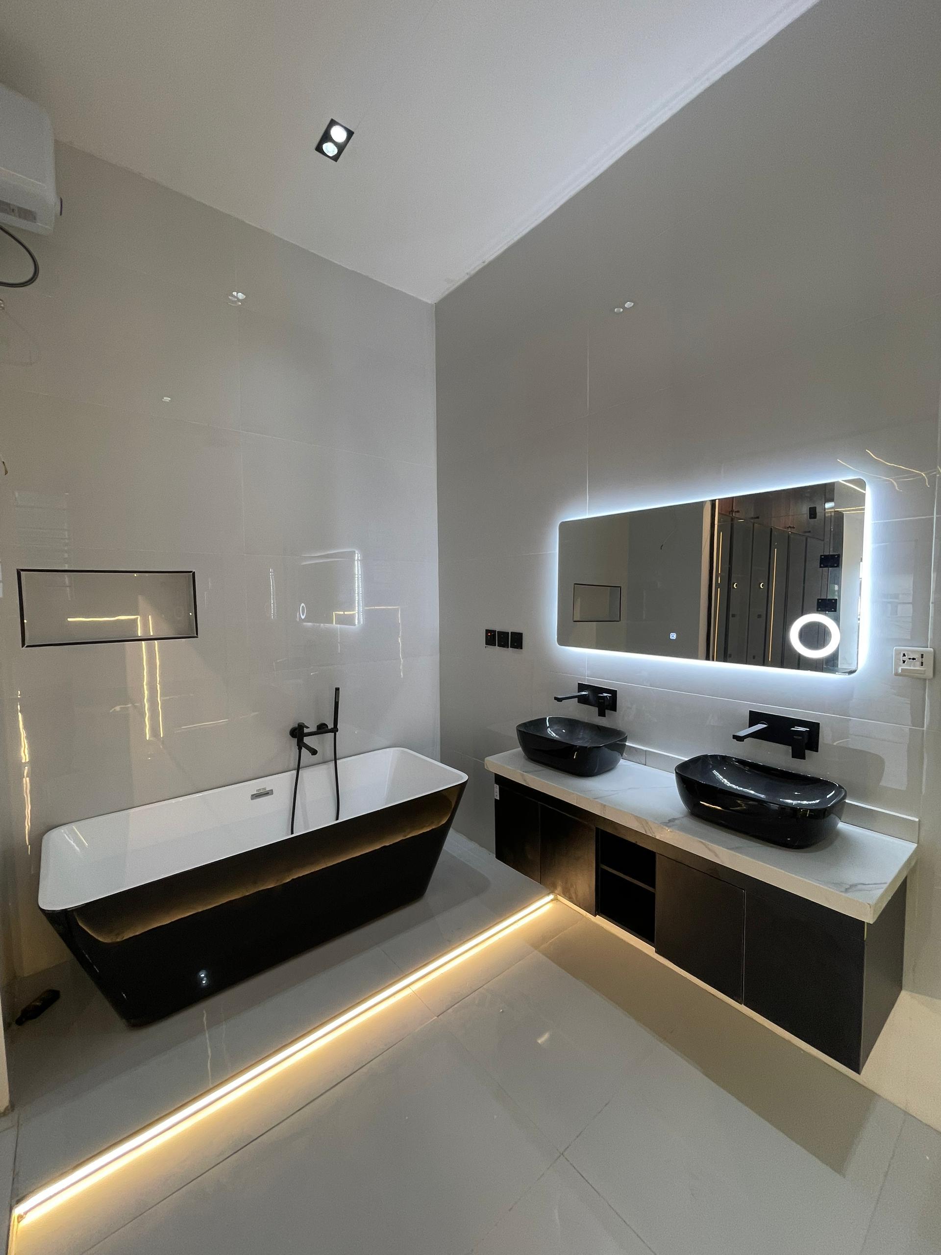 NICELY BUILT 2 BEDROOM APARTMENT IN A NICE LOCATION image 8