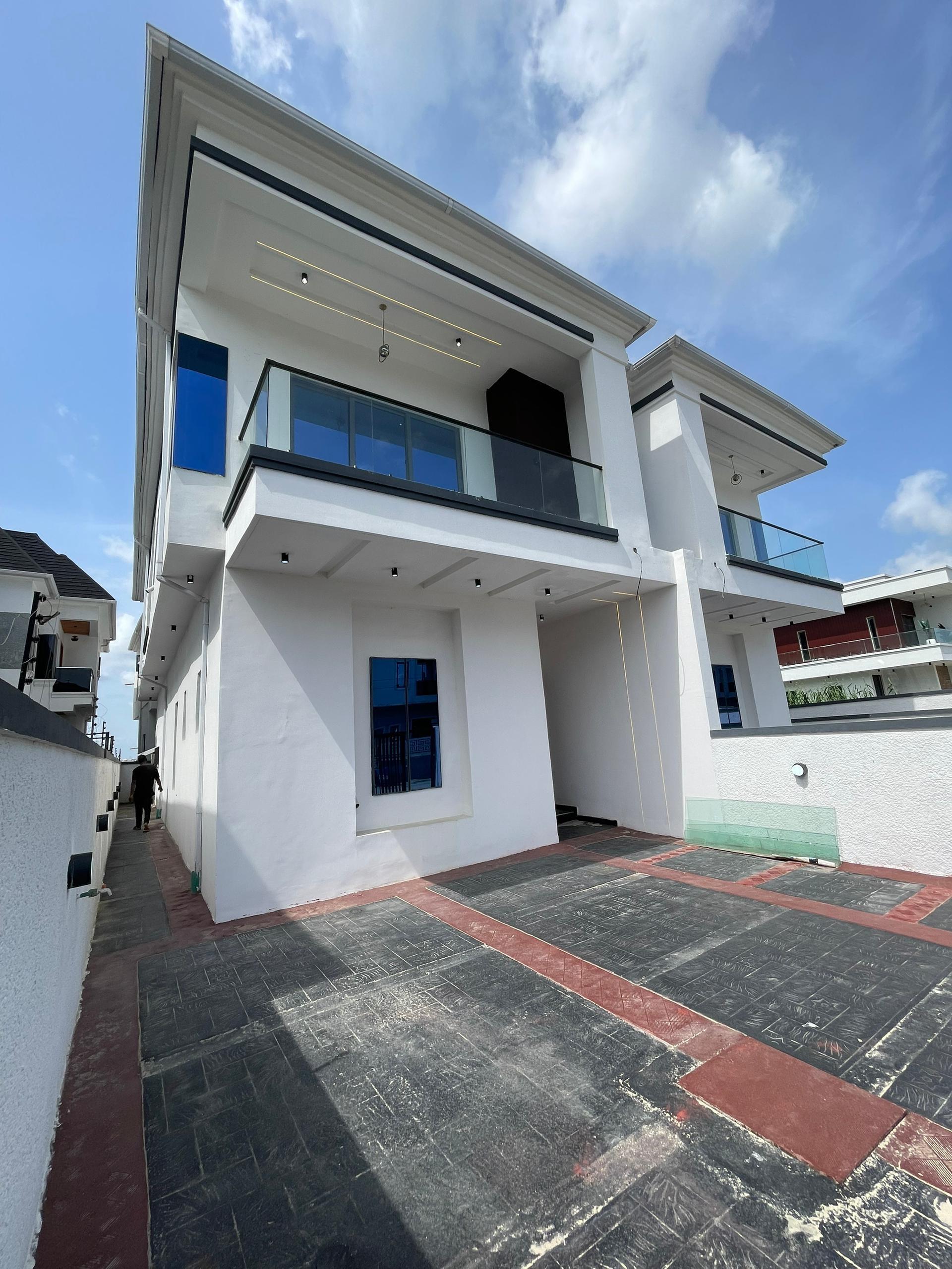 4BEDROOM FULLY DETACHED DUPLEX FOR SALE image 1