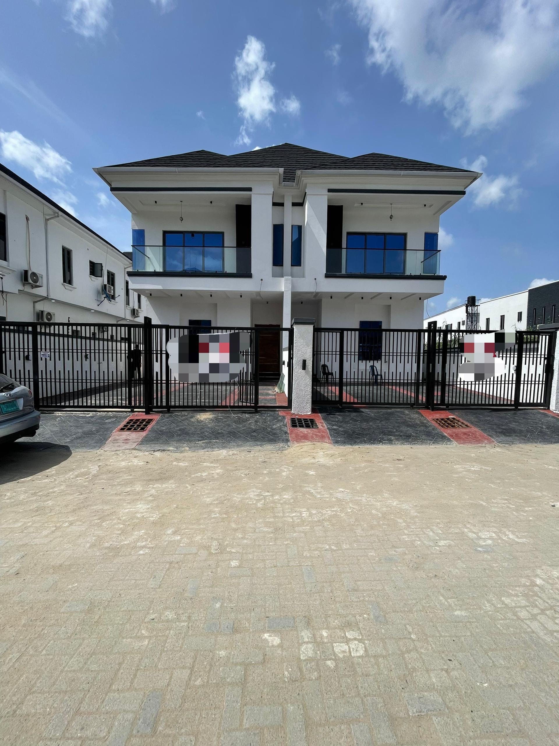 4BEDROOM FULLY DETACHED DUPLEX FOR SALE image 2