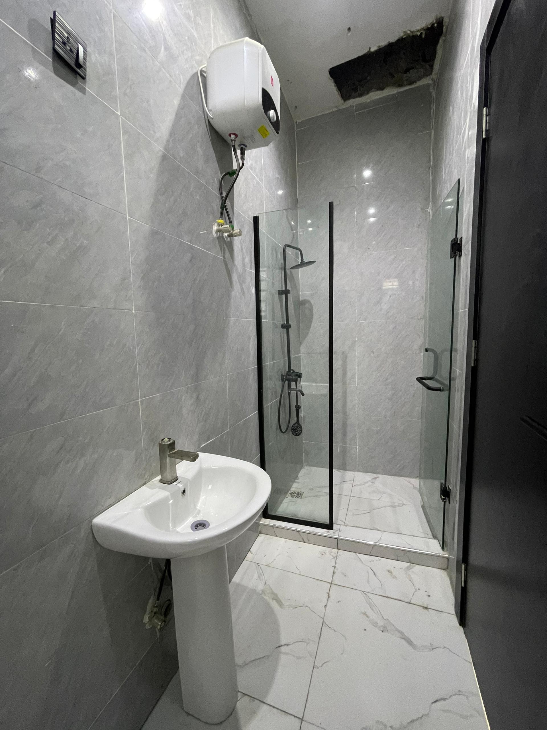 4BEDROOM FULLY DETACHED DUPLEX FOR SALE image 4